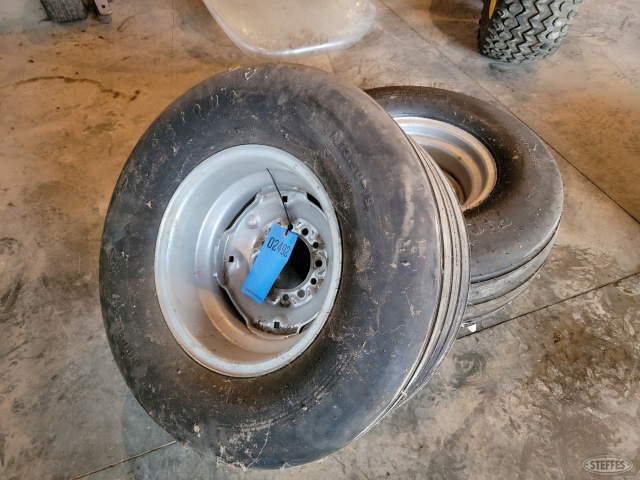 (2) 31x13.5-15 tires on steel rims
